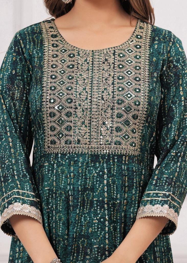 Green Printed Suit zoomed in